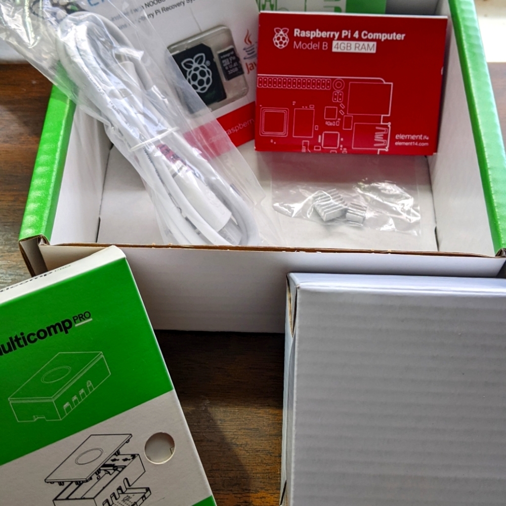 Raspberry Pi 4 Model B 4GB Starter Kit